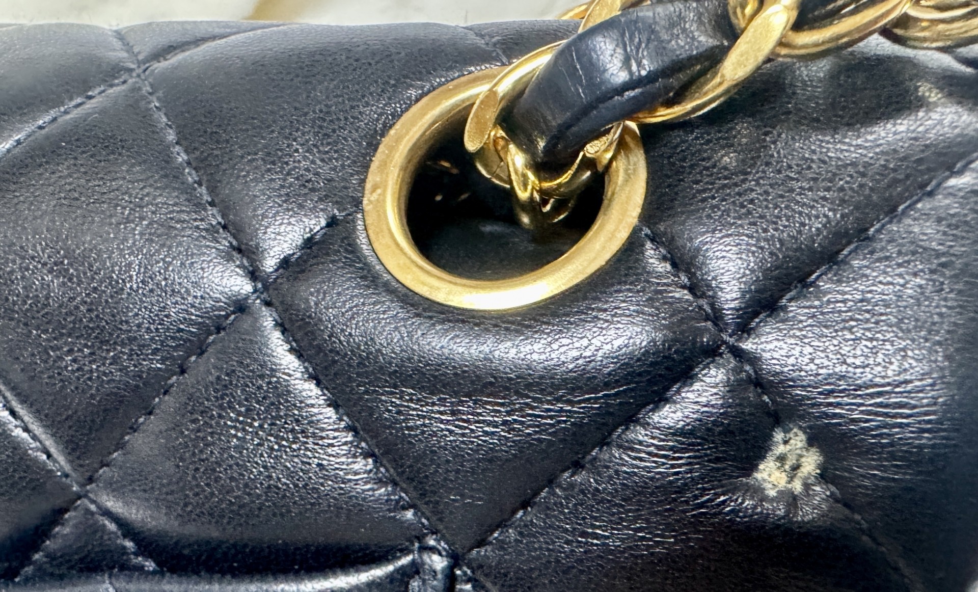 ブランドバッグの修理も対応可能です